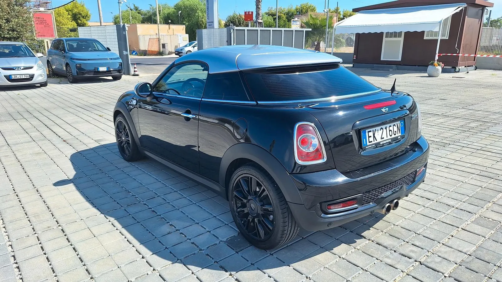 Mini Cooper S Coupé 2011 photo 3