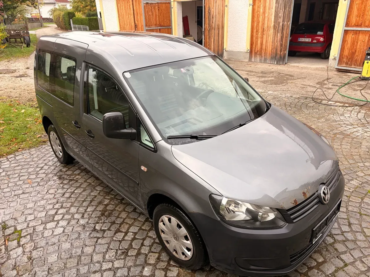 Volkswagen Caddy 2012 photo 2