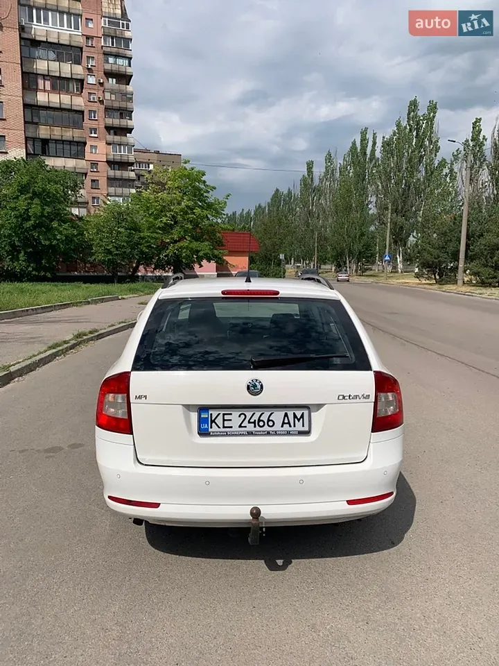 Skoda Octavia 2009 photo 3