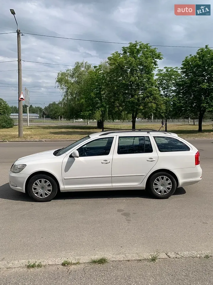 Skoda Octavia 2009 photo 2