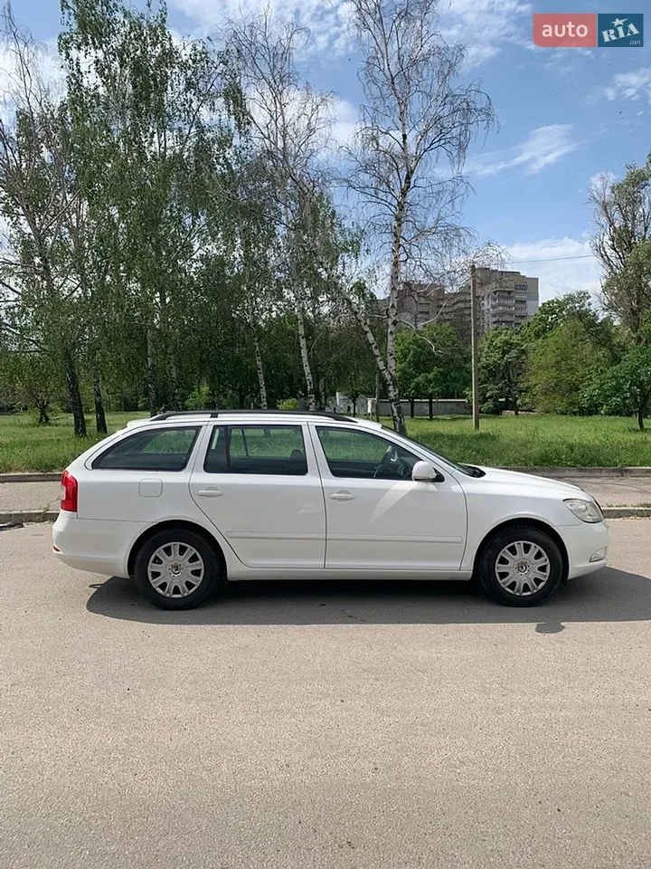 Skoda Octavia 2009 photo 4