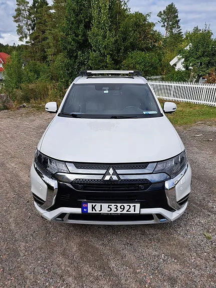 Mitsubishi Outlander 2020 photo 2