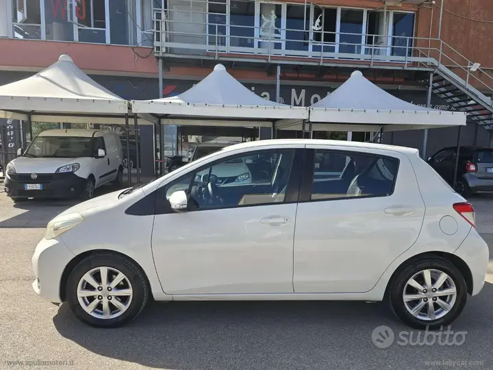 Toyota Yaris 2013 photo 4