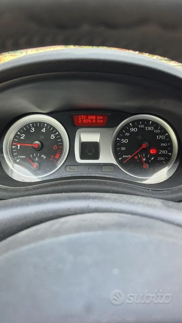 Renault Clio 2010 photo 5