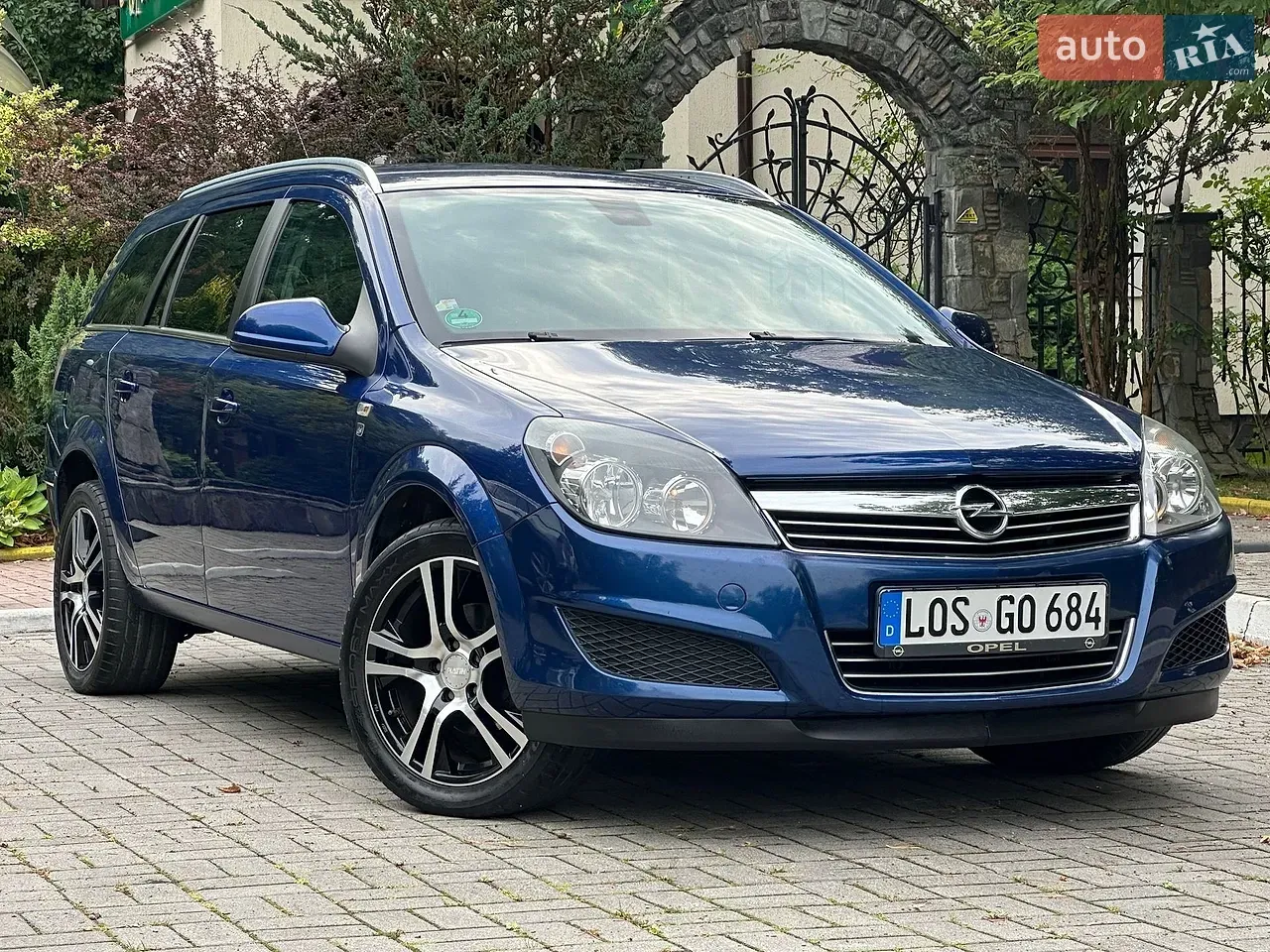Opel Astra 2010 photo 3