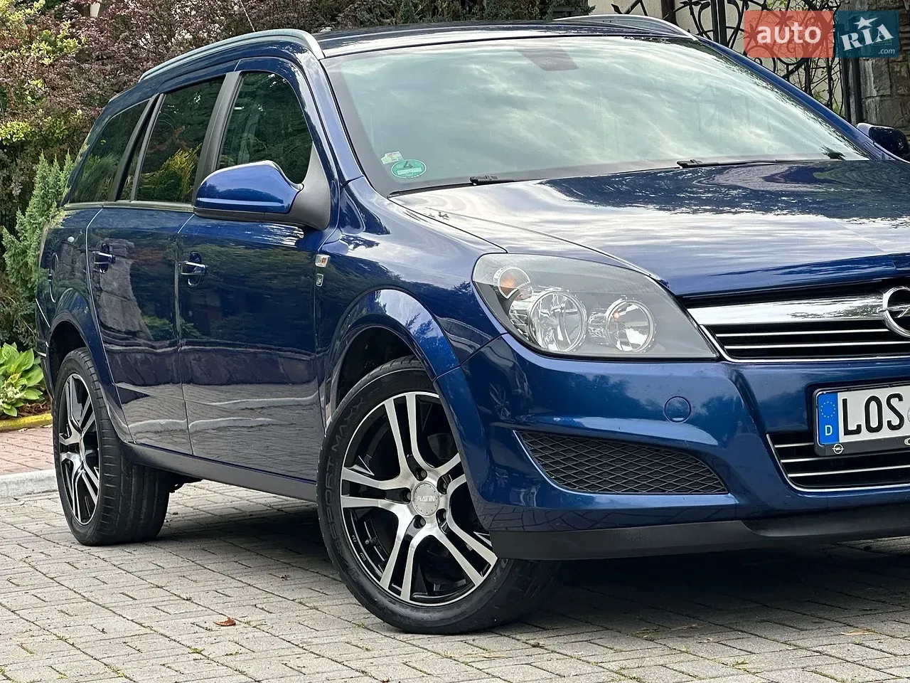 Opel Astra 2010 photo 4