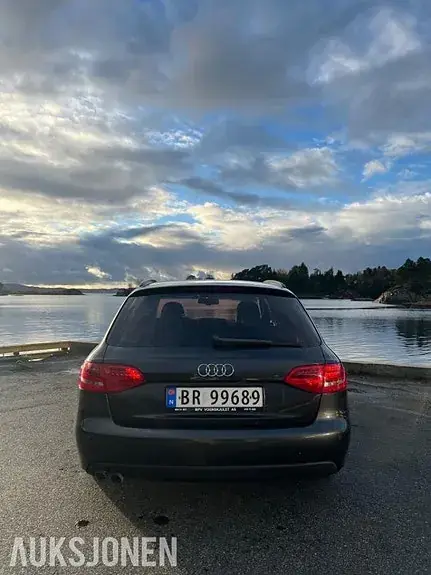 Audi A4 2010 photo 5