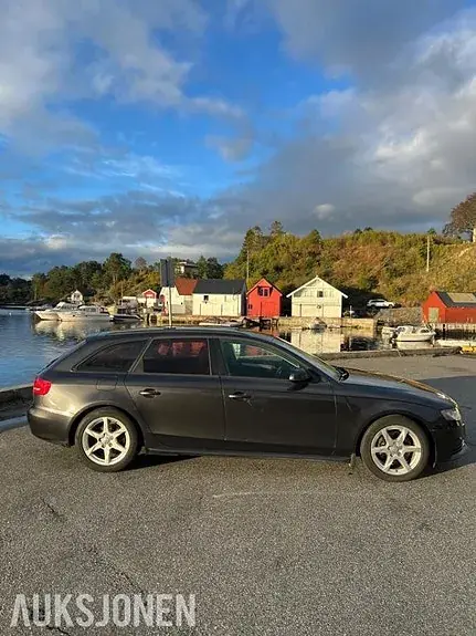 Audi A4 2010 photo 4