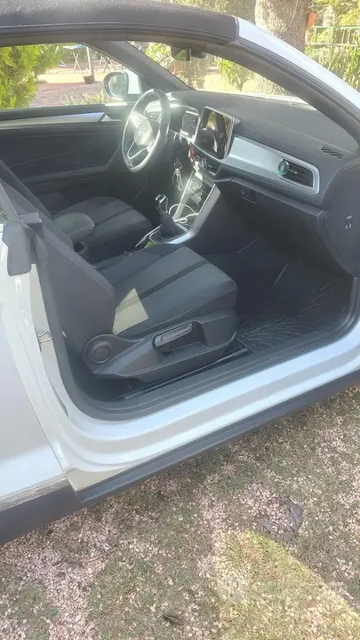 Volkswagen T-Roc 2022 photo 3