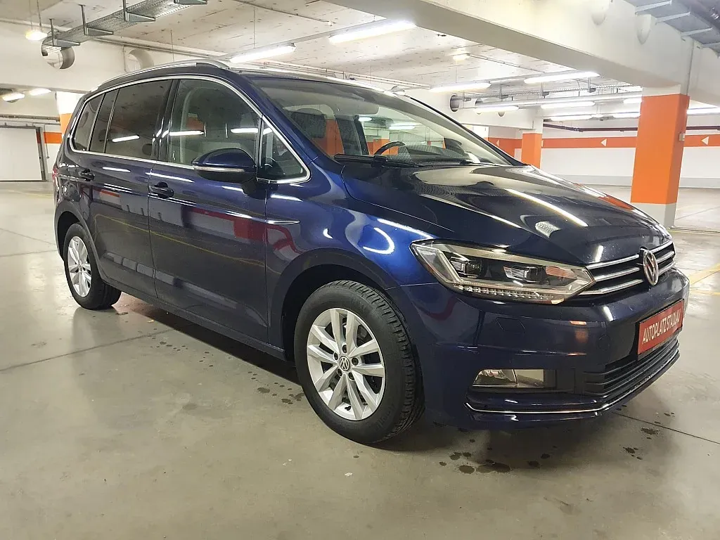 Volkswagen Touran 2017 photo 2