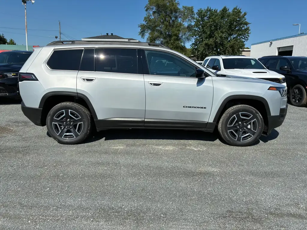 Jeep Cherokee 2026 photo 3