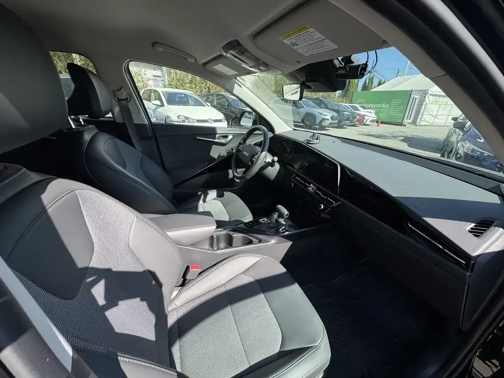 Kia Niro 2025 photo 2