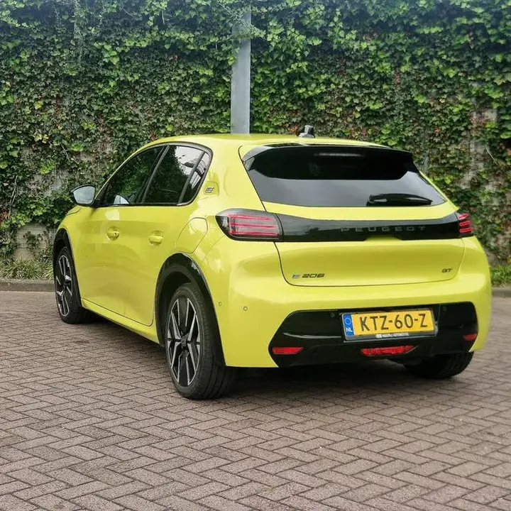 Peugeot E-208 2024 photo 3