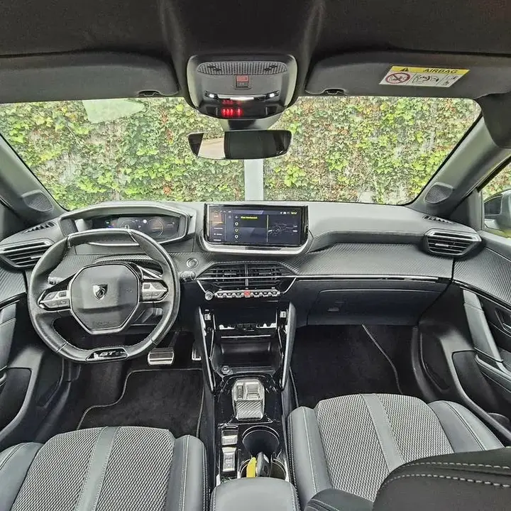 Peugeot E-208 2024 photo 2