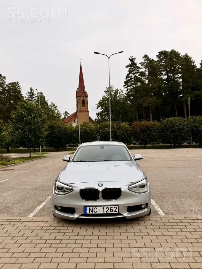 BMW 118 2012 photo 2