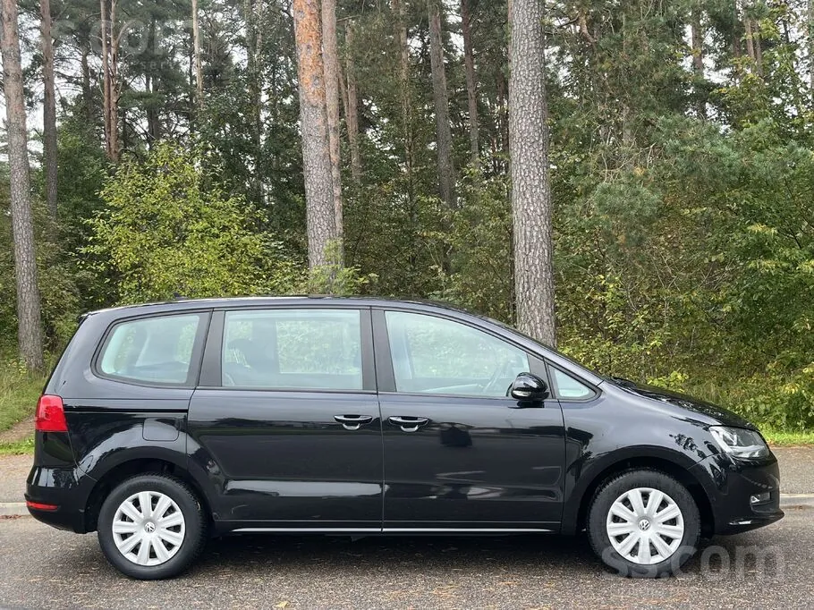 Volkswagen Touran 2015 photo 2