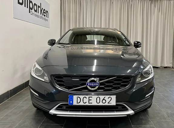 Volvo V60 Cross Country 2018 photo 4