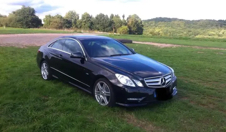 Mercedes-Benz E 220 Coupé