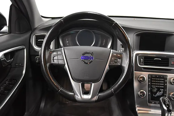 Volvo V60 Cross Country 2016 photo 2