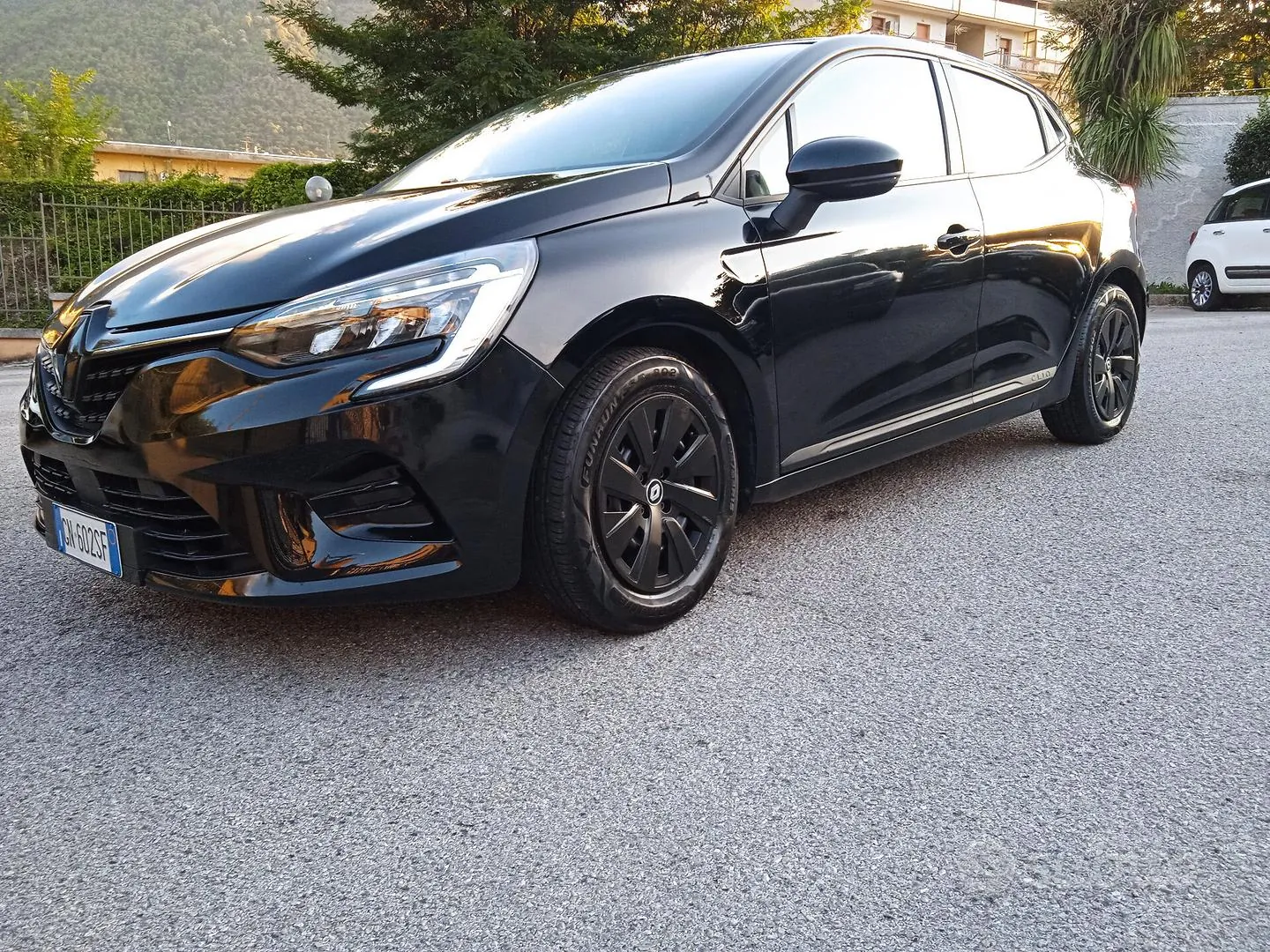 Renault Clio 2023 photo 3