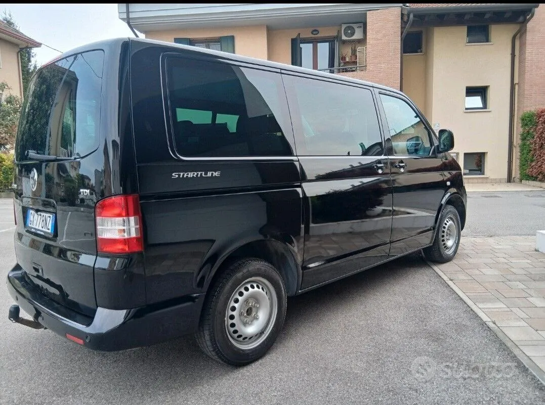 Volkswagen Multivan 2009 photo 3