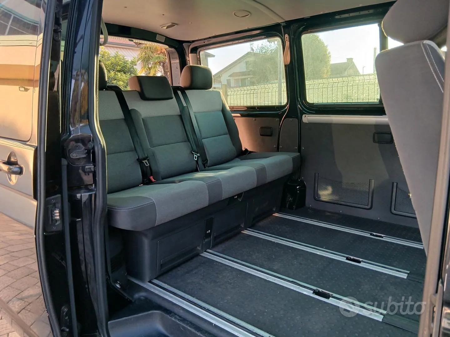 Volkswagen Multivan 2009 photo 5