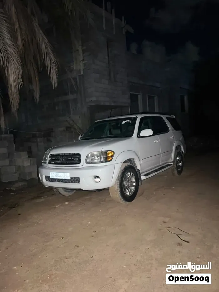 Toyota Sequoia 2004 photo 2
