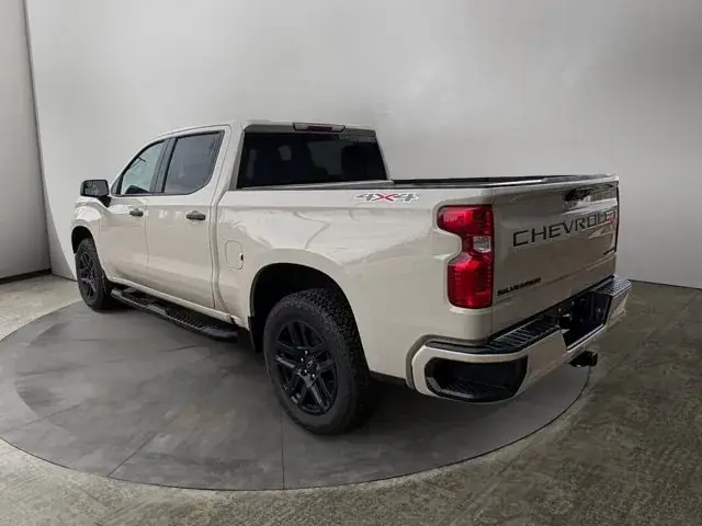 Chevrolet Silverado 1500 2026 photo 3