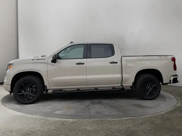 Chevrolet Silverado 1500 2026 photo 2