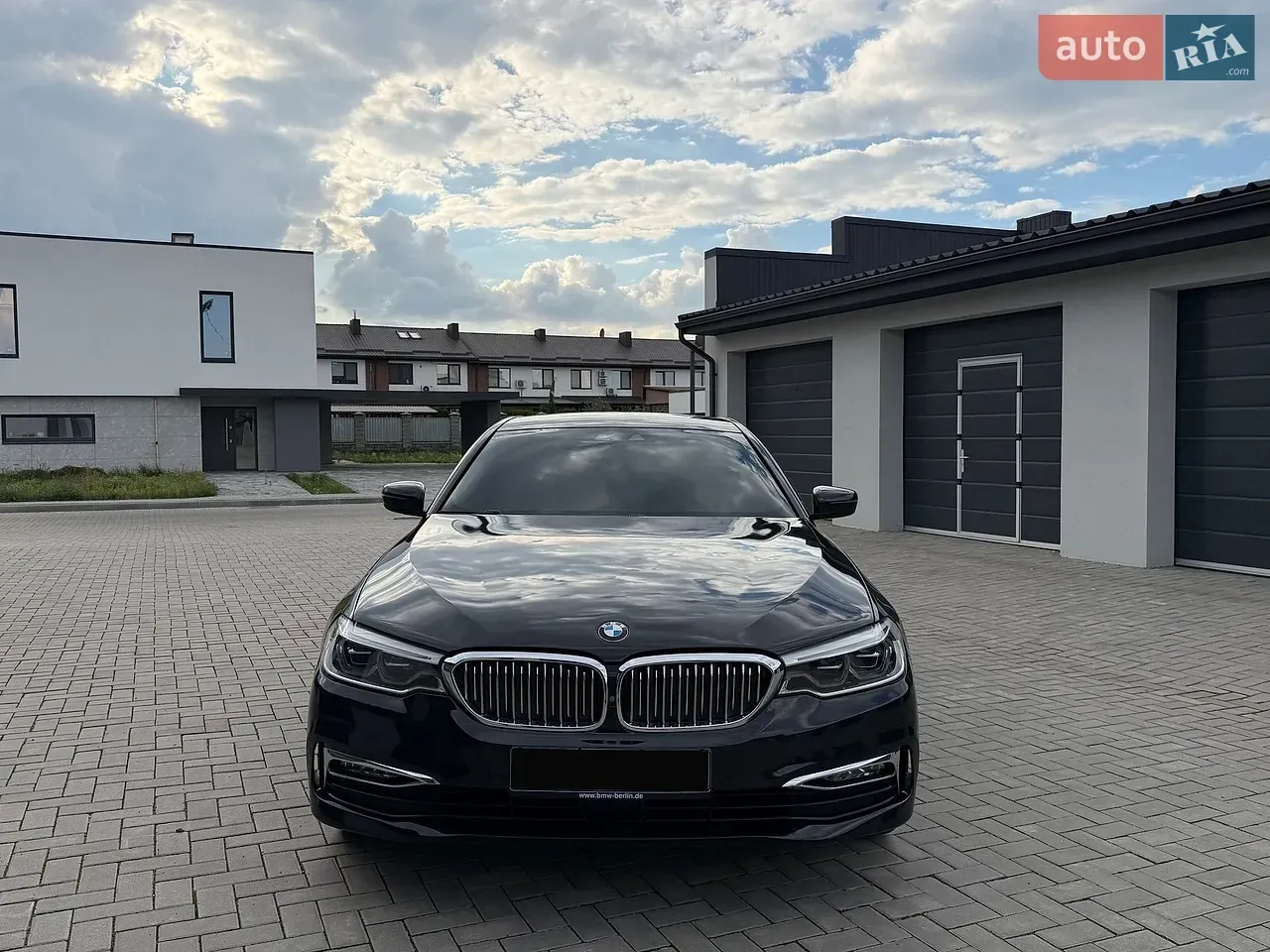 BMW 5 Series 2017 photo 2