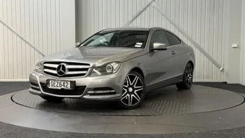 Mercedes-Benz C 250 2012 photo 2