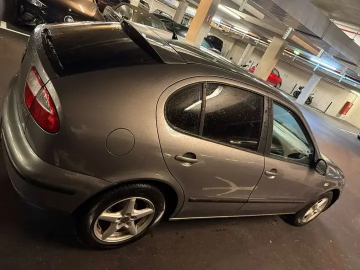 Seat Leon 2005 photo 2