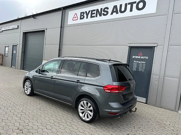Volkswagen Touran 2018 photo 2