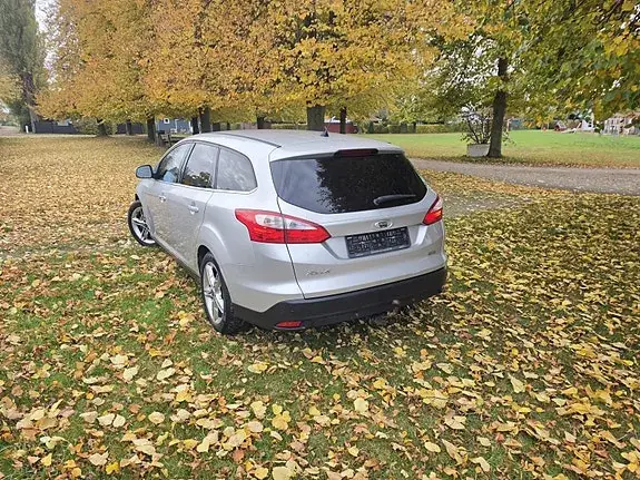 Ford Focus 2014 photo 2