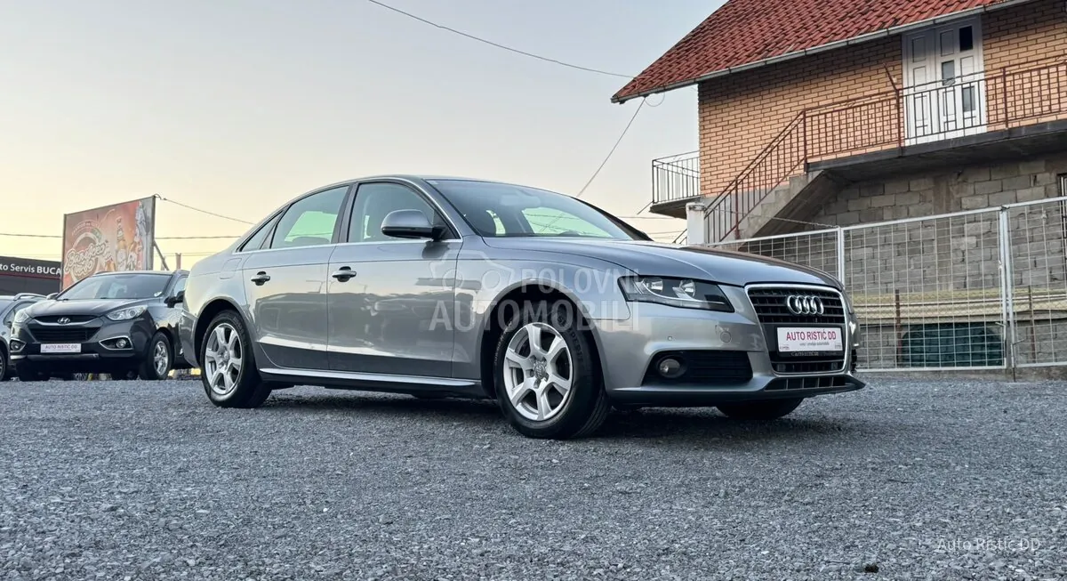Audi A4 2010 photo 2