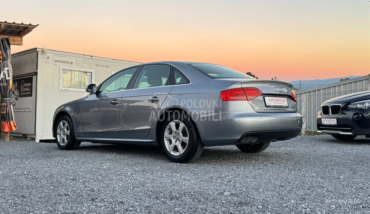Audi A4 2010 photo 4