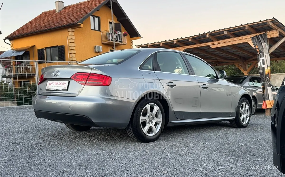 Audi A4 2010 photo 3