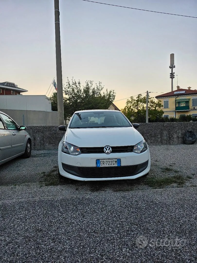 Volkswagen Polo 2013 photo 2