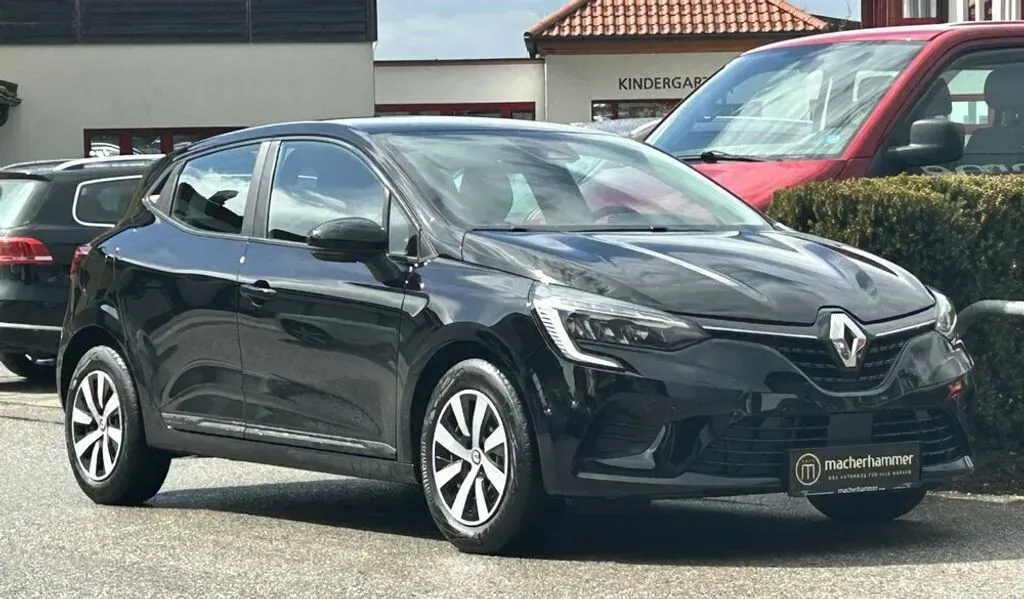 Renault Clio 2023 photo 2