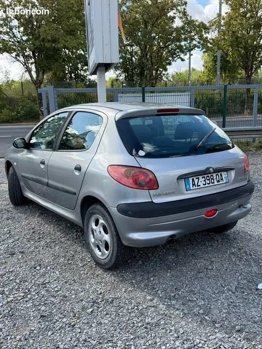 Peugeot 206 2002 photo 2