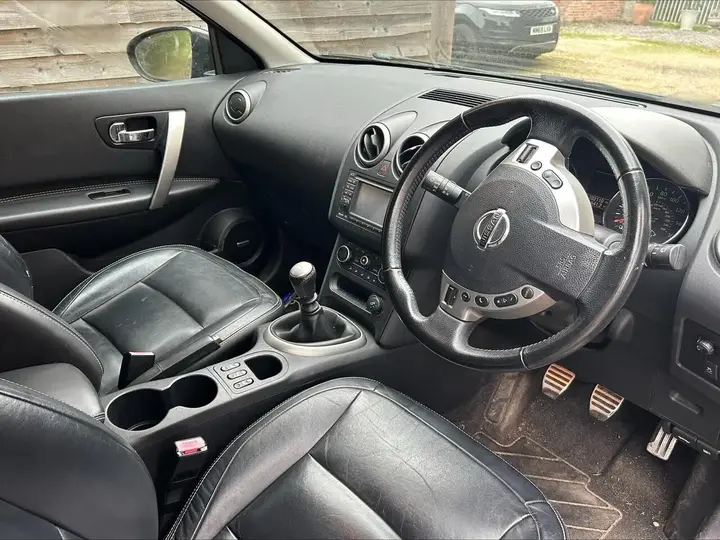 Nissan Qashqai 2011 photo 2