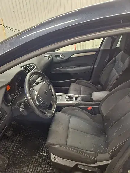 Citroen C4 2011 photo 5