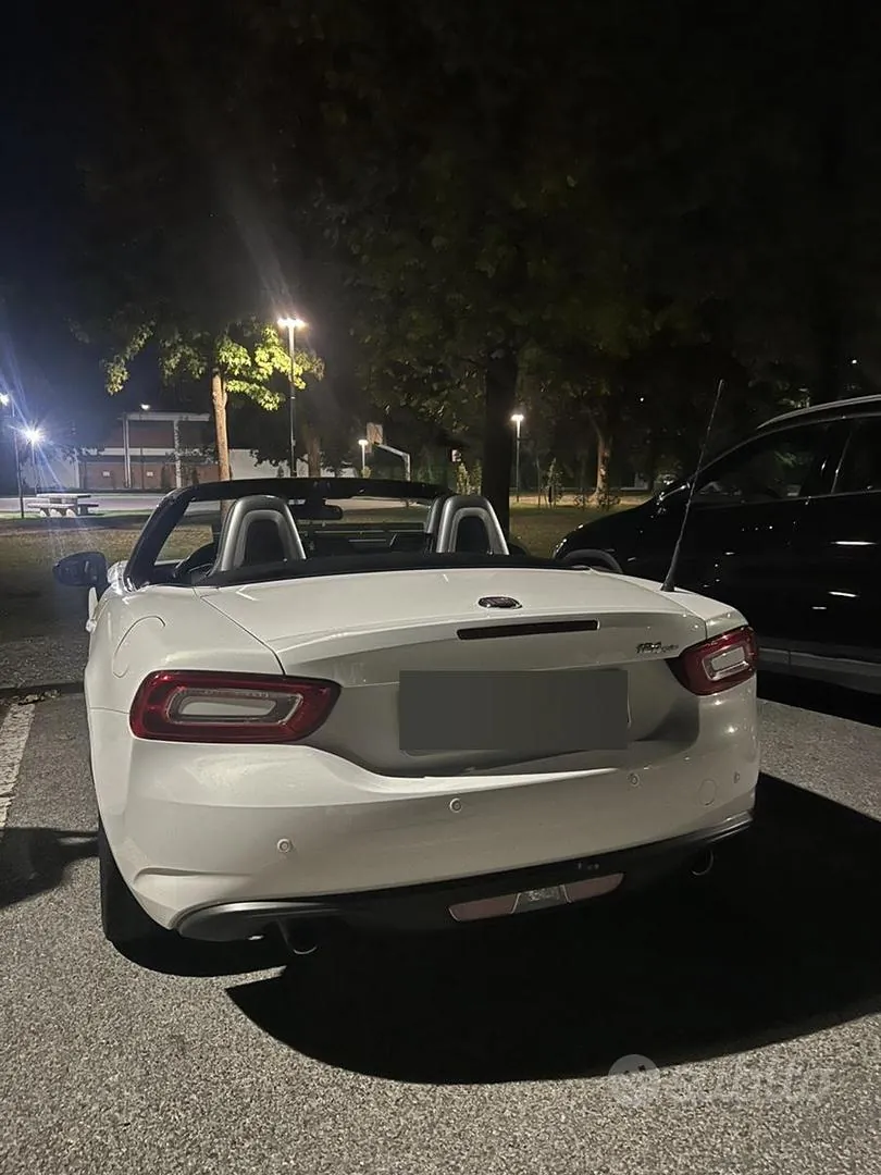 Fiat 124 Spider 2016 photo 2
