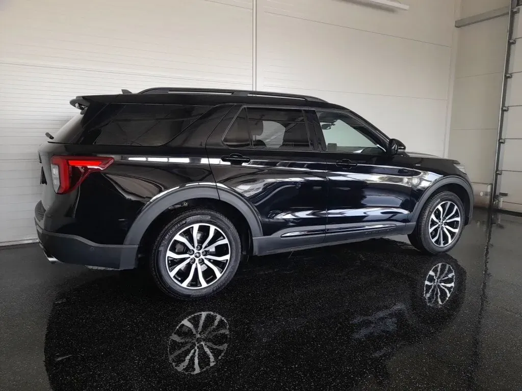 Ford Explorer 2021 photo 2