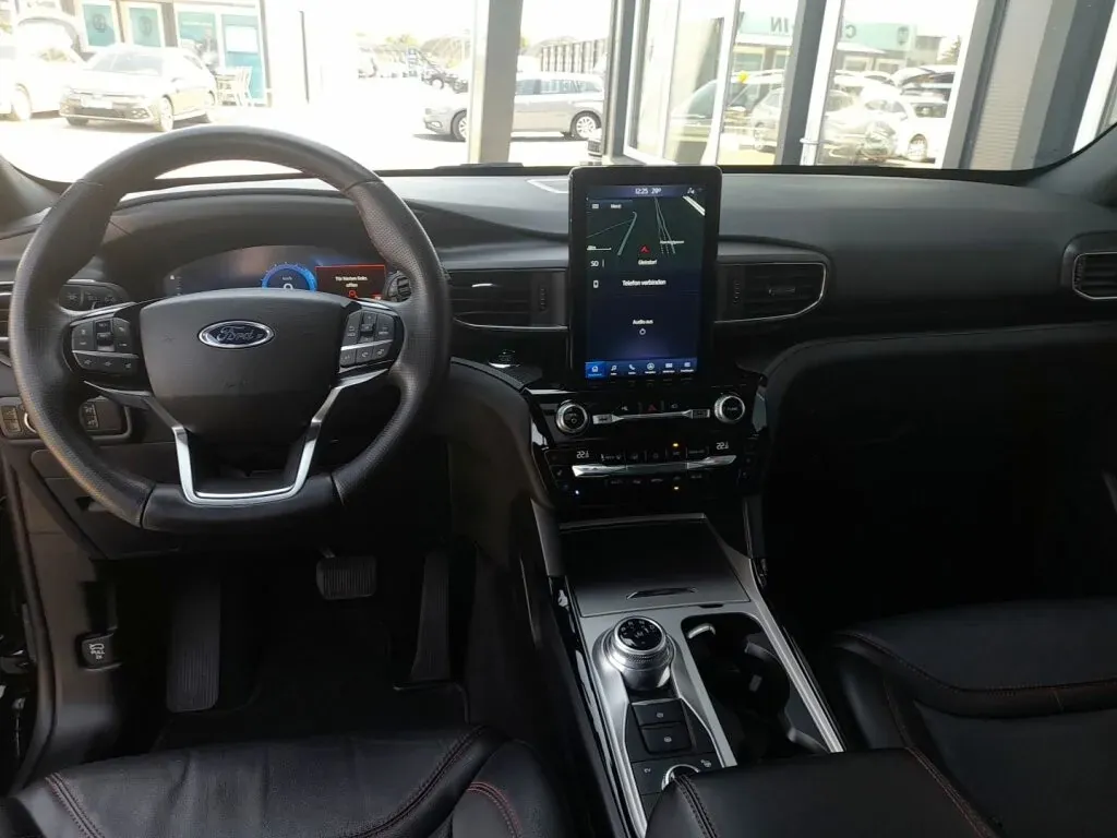 Ford Explorer 2021 photo 3