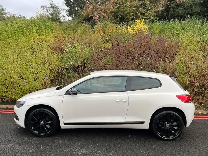 Volkswagen Scirocco 2011 photo 3