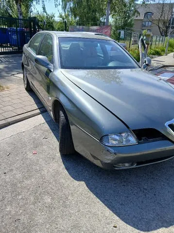Alfa Romeo 166
