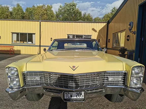 Cadillac Deville 1967 photo 2