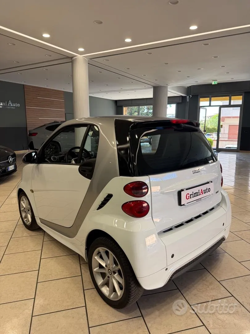 Smart Fortwo 2012 photo 4