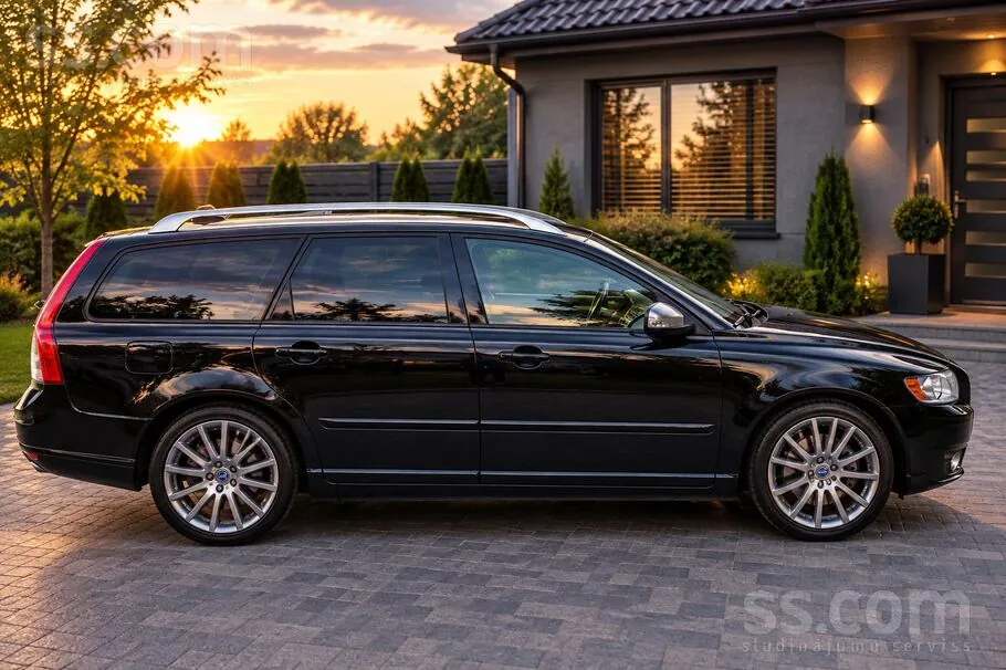 Volvo V50 2009 photo 2